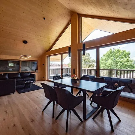 In Near Lift, Cleaning Included Mieders