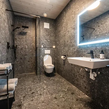 In Near Lift, Cleaning Included Apartment *