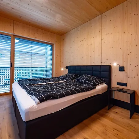 In Near Lift, Cleaning Included Apartment *