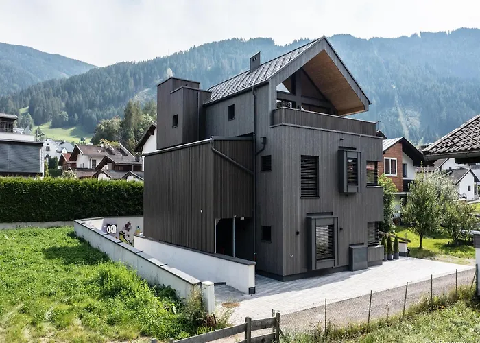 In Near Lift, Cleaning Included *