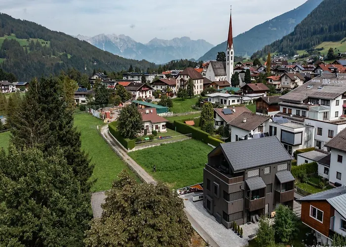 In Near Lift, Cleaning Included شقة