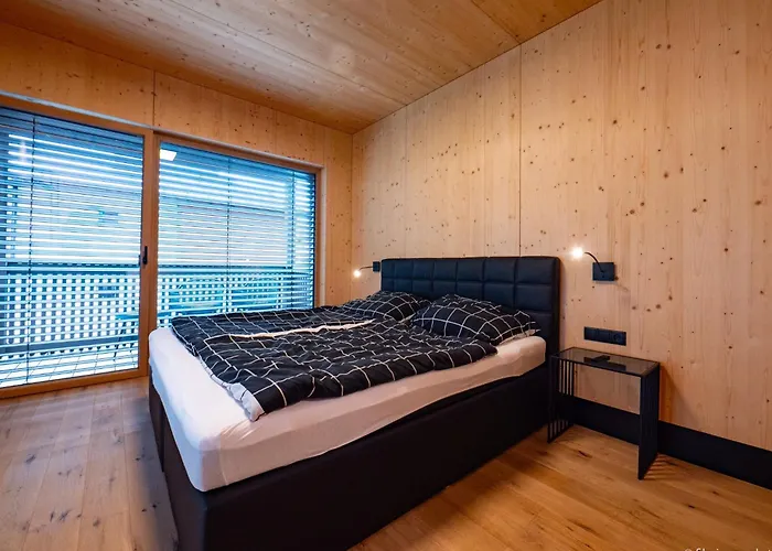 In Near Lift, Cleaning Included شقة *