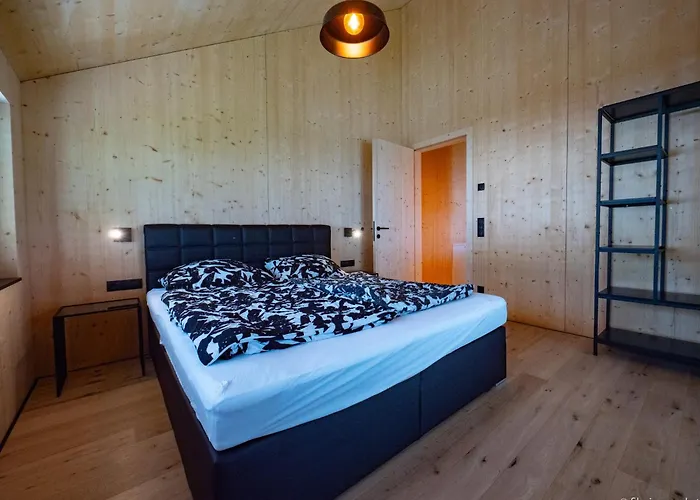 شقة In Near Lift, Cleaning Included ميدرز