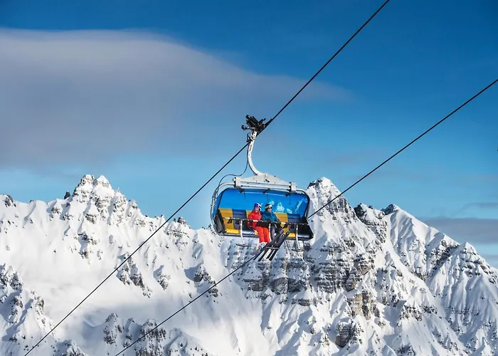 شقة In Near Lift, Cleaning Included