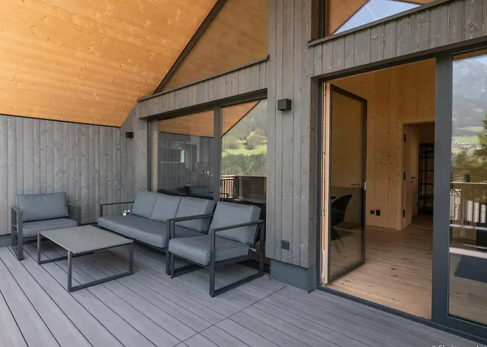 In Near Lift, Cleaning Included *