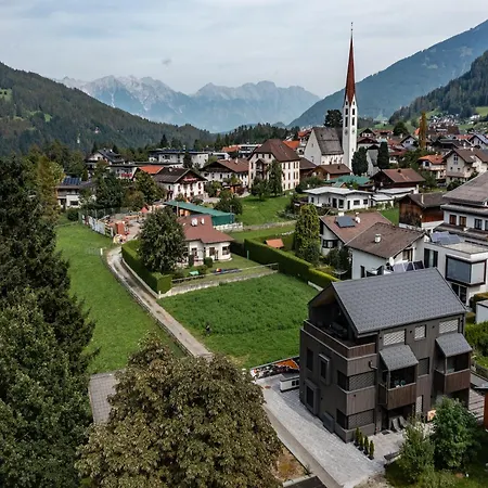 In Near Lift, Cleaning Included 아파트